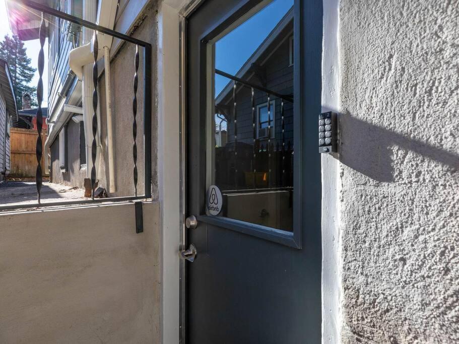 Elegant Richmond Gem Nestled Up To Hawthorne Blvd. Portland Exterior foto